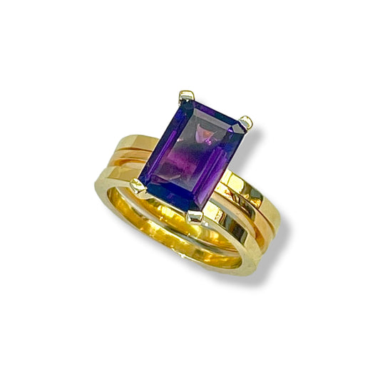 9ct gold Amethyst ring.