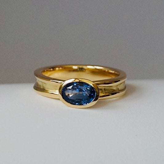 18ct Sapphire channel ring